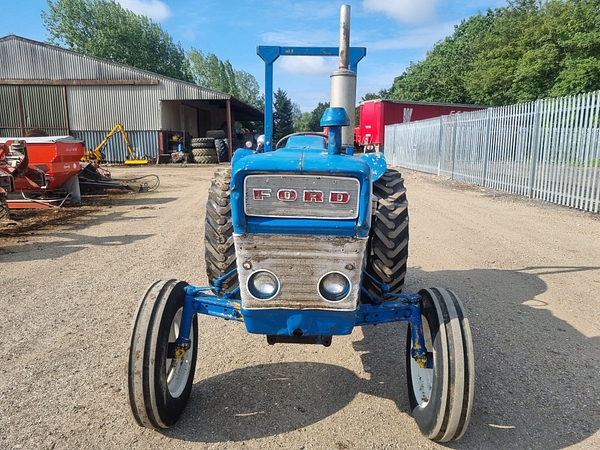 Chris Atkin & Son Ltd - Ford 3000